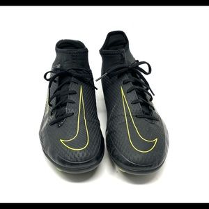 Mens Nike Soccer shoes. Size 7.5